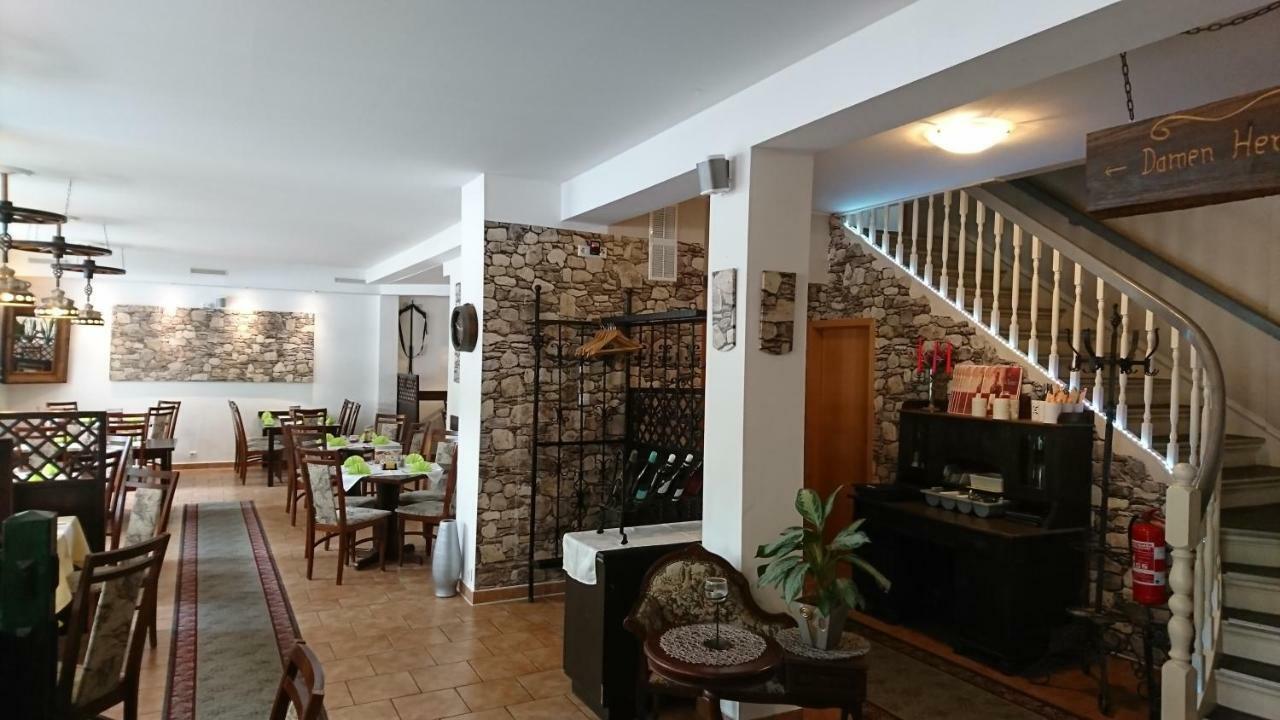 Restaurant Rosengarten Нойрупин Екстериор снимка