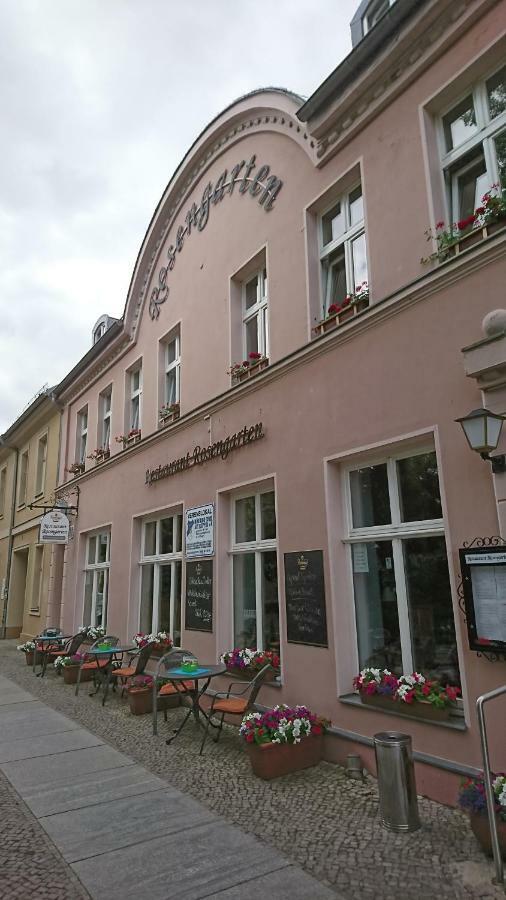 Restaurant Rosengarten Нойрупин Екстериор снимка
